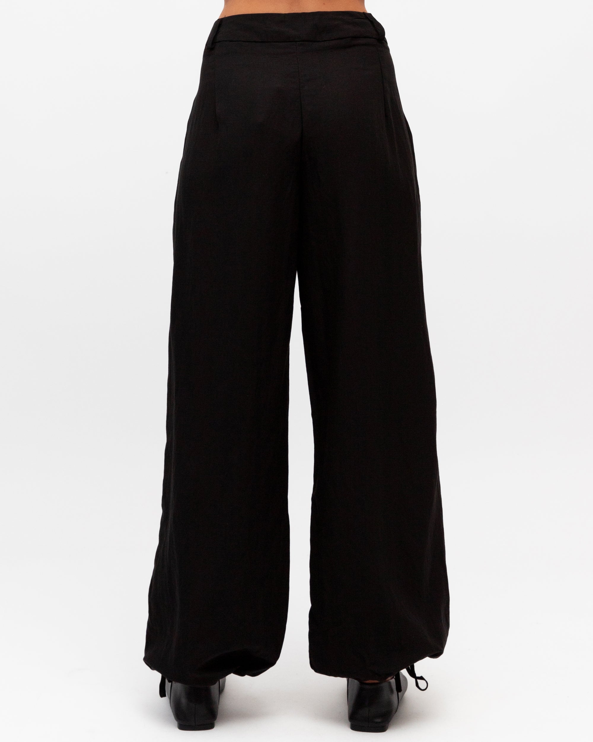 The Acia Balloon Pant in Black