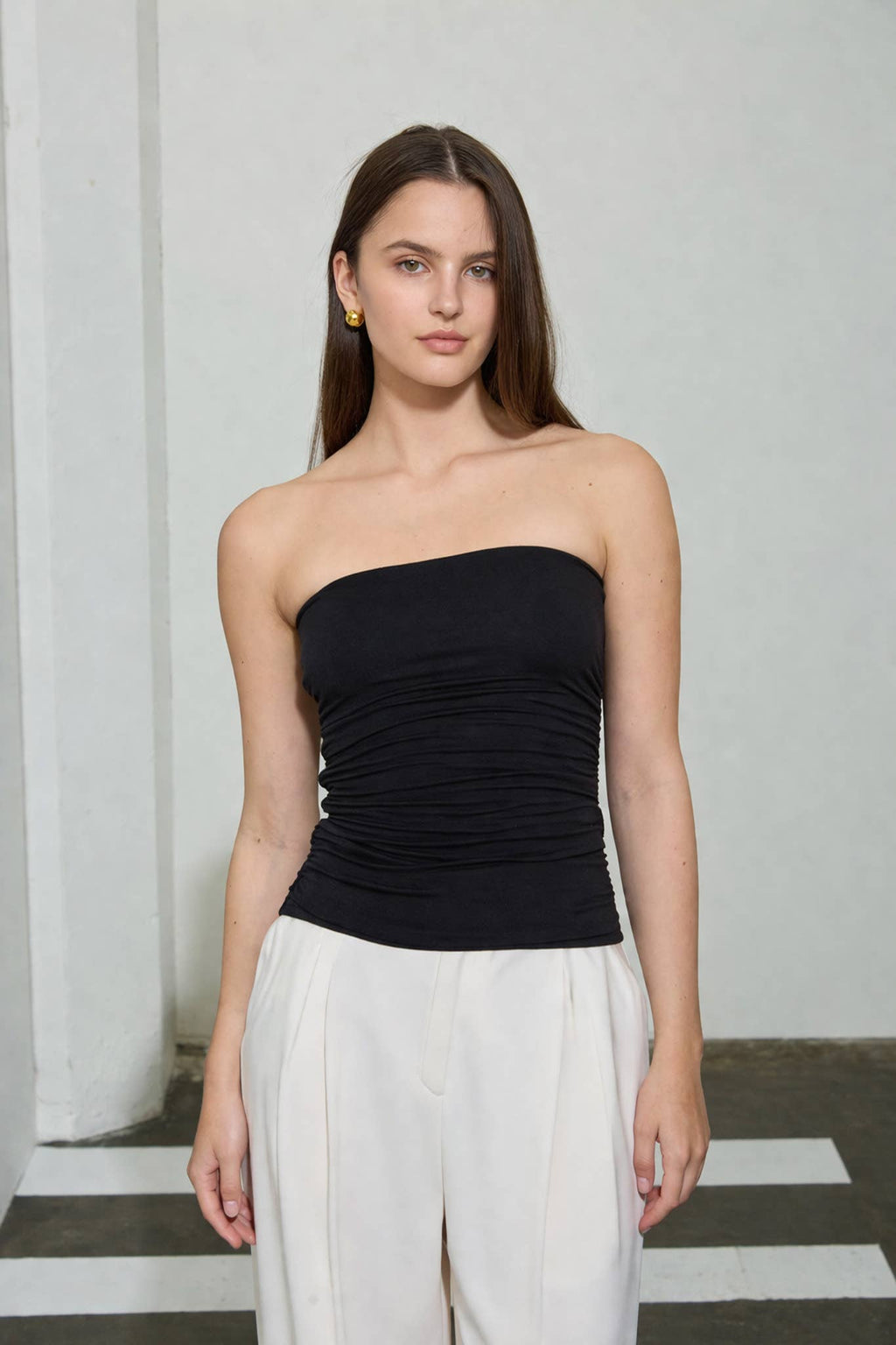 REVERSIBLE STRAPLESS SCRUNCH KNIT TOP - BLACK