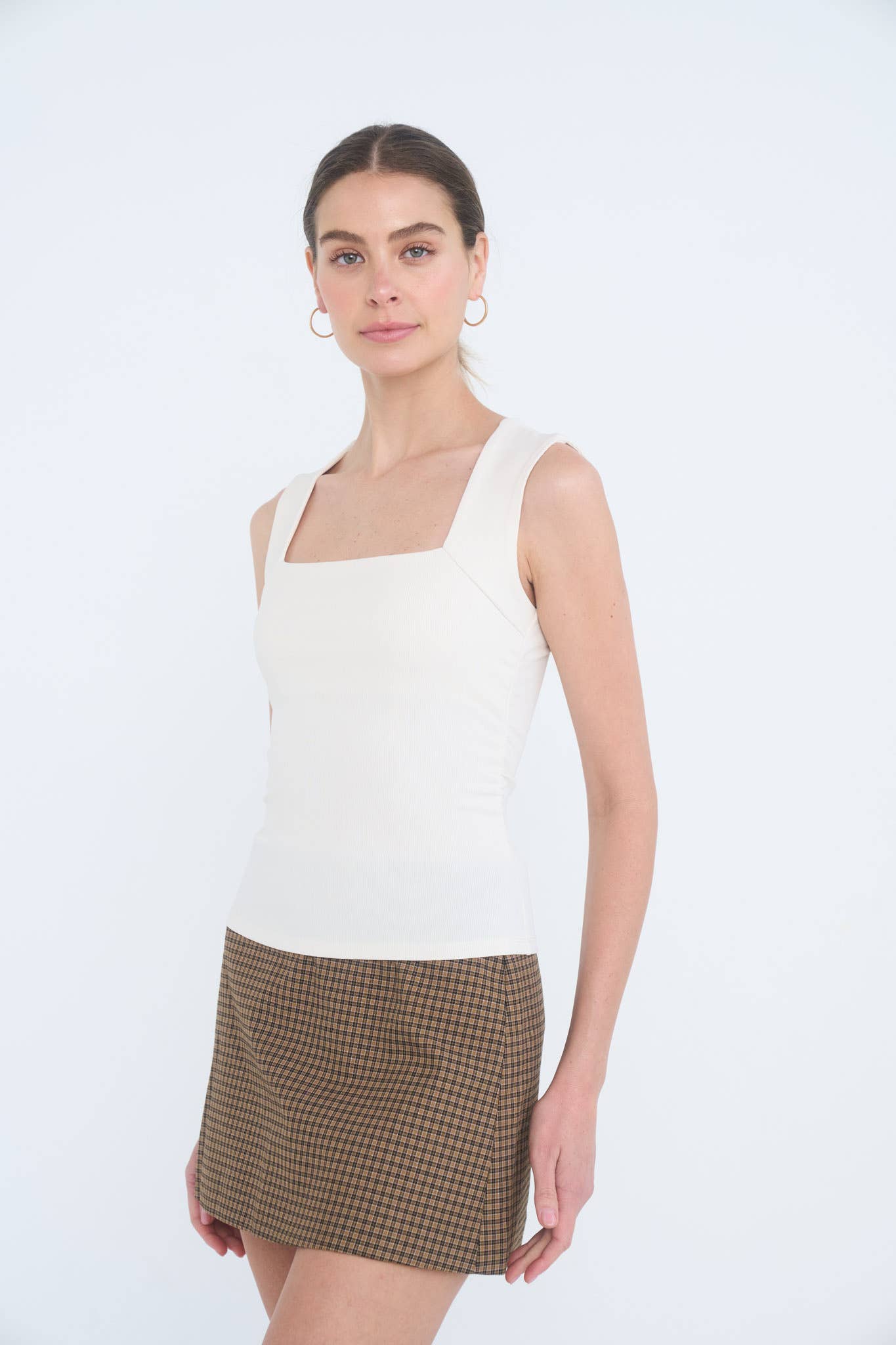 SQUARE NECK SLEEVELESS RUCHED DETAIL TOP