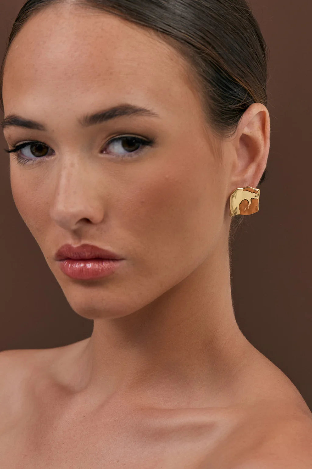 Wavy Square Stud Earrings - Gold