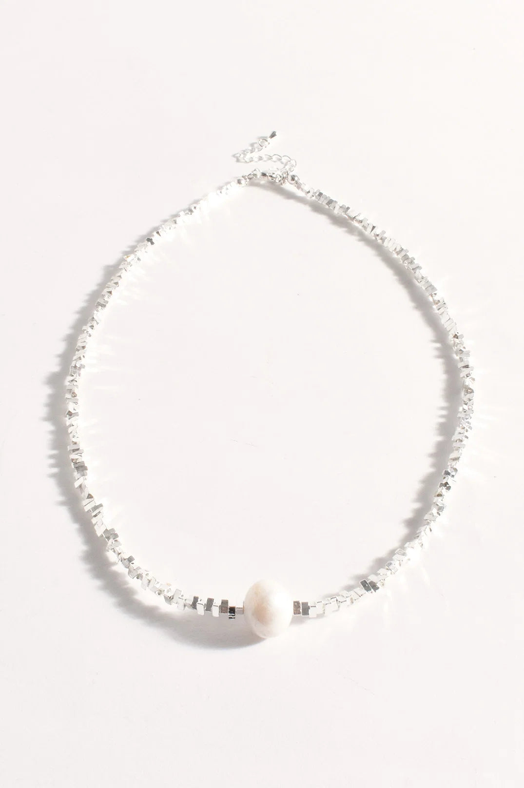 Metal Chip and Pearl Short Necklace - Silver