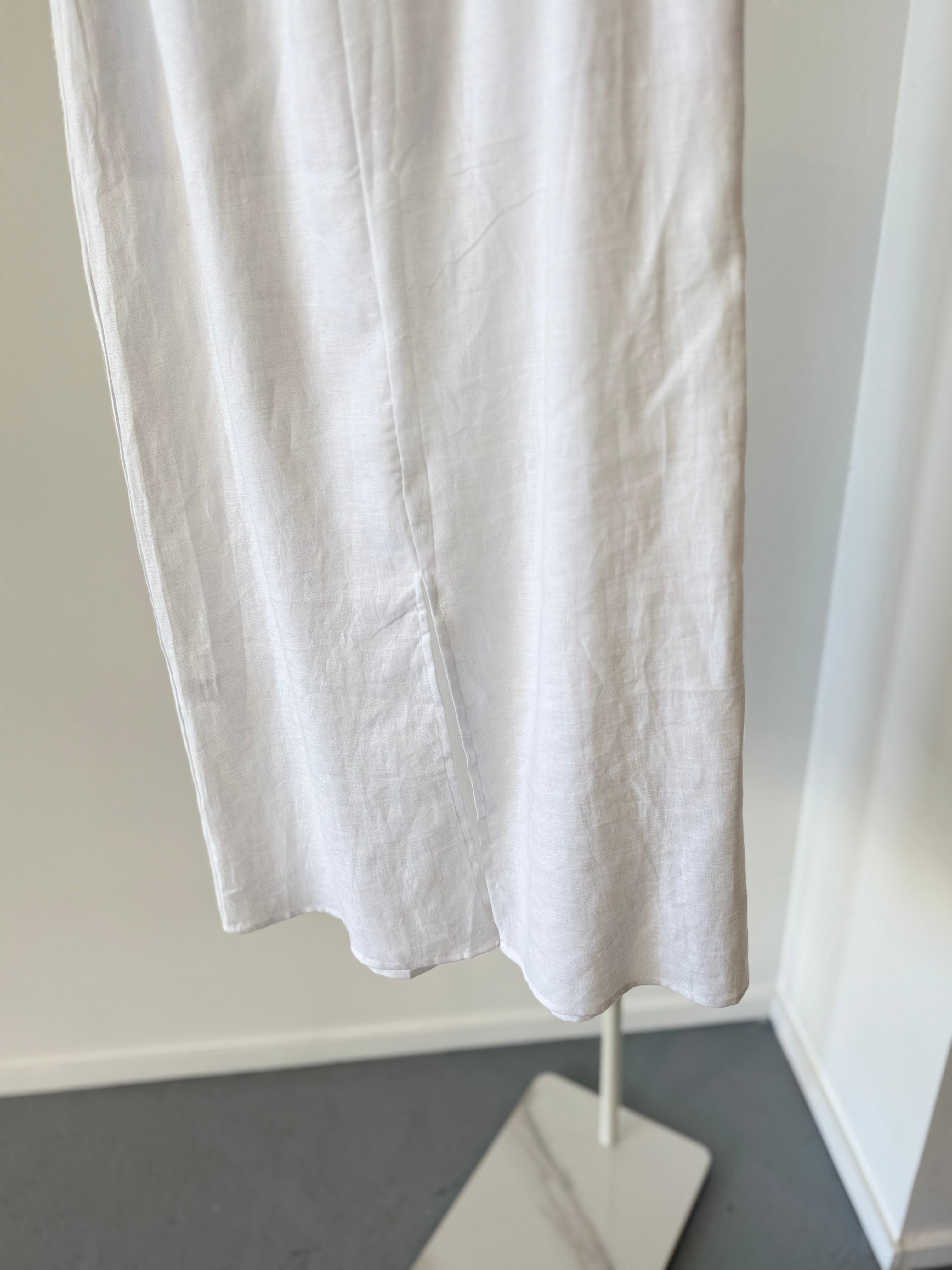 Classic linen A-line skirt