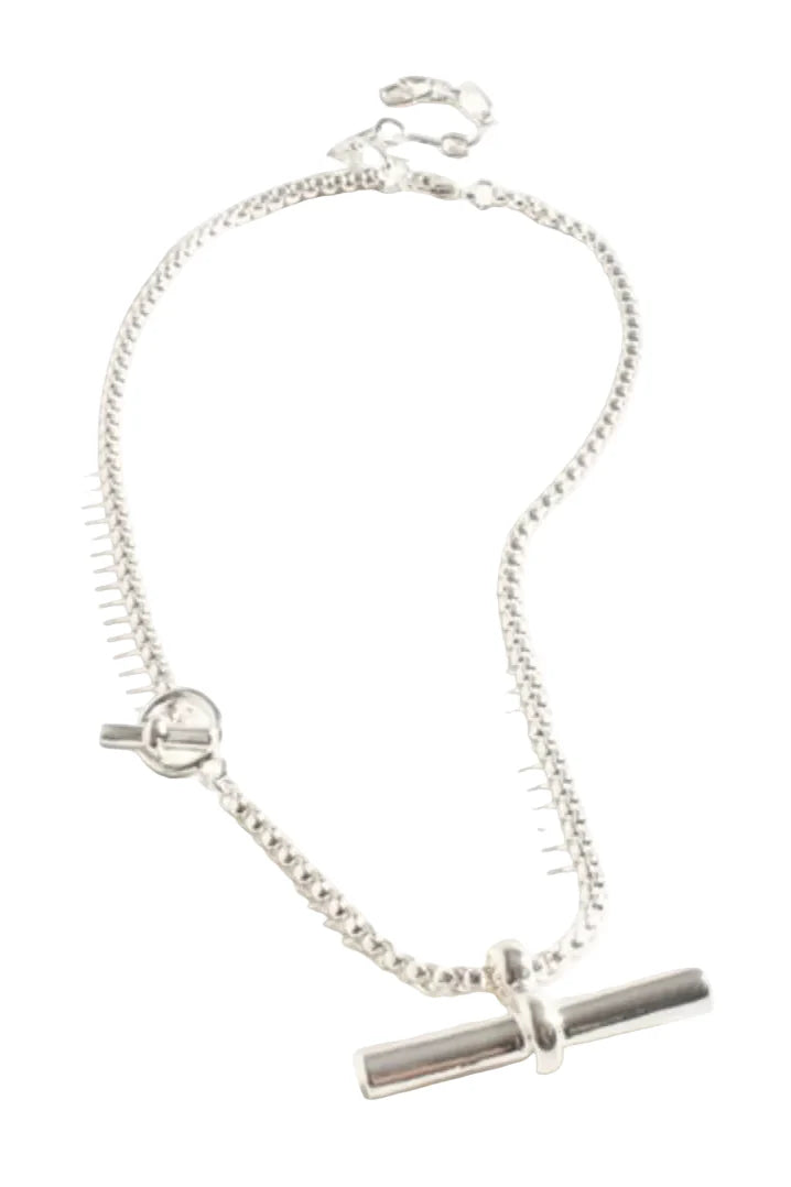 Toggle Detail Interest Chain Necklace - Silver