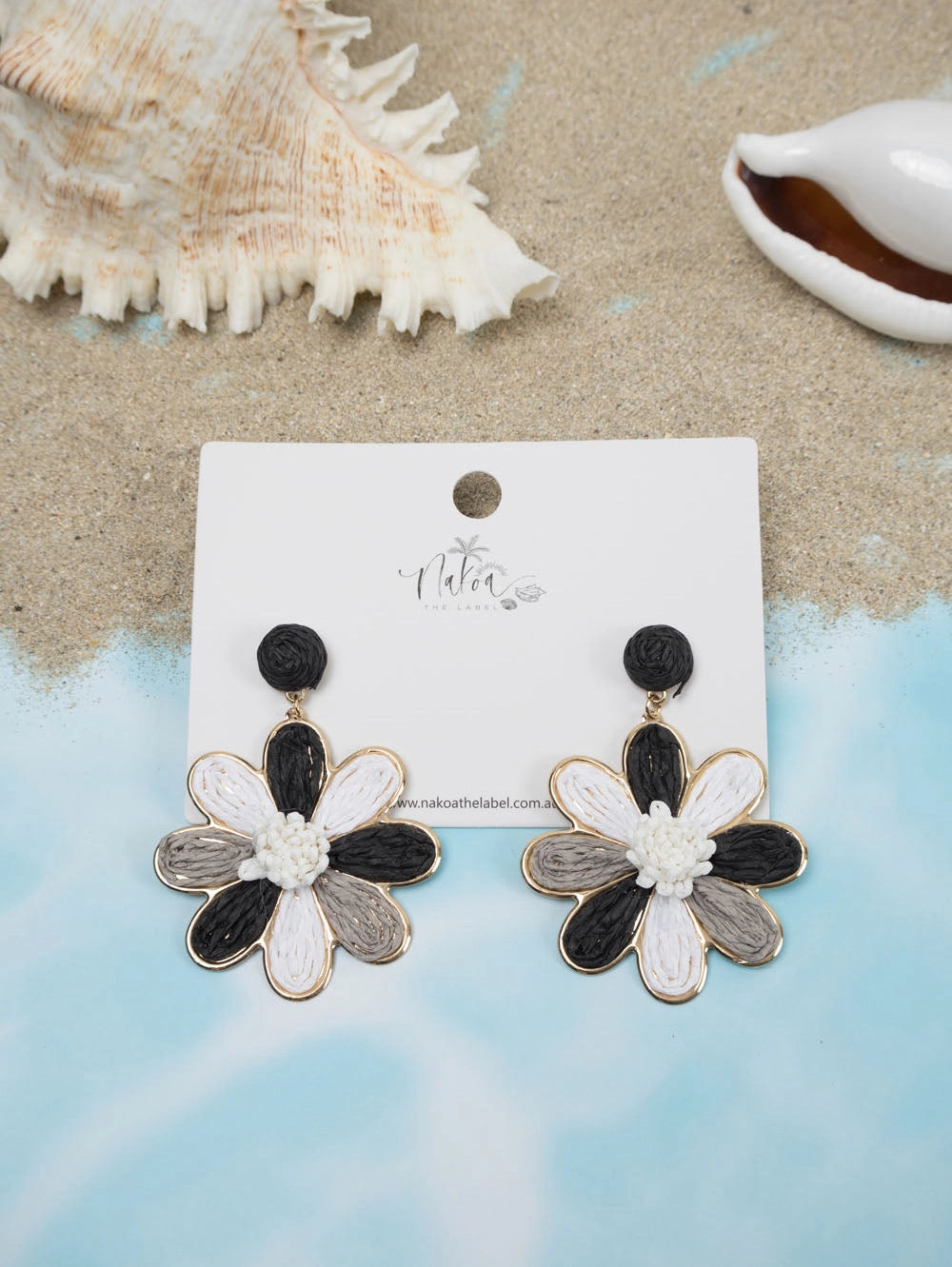Daisy Delight Raffia Earrings - Black + White